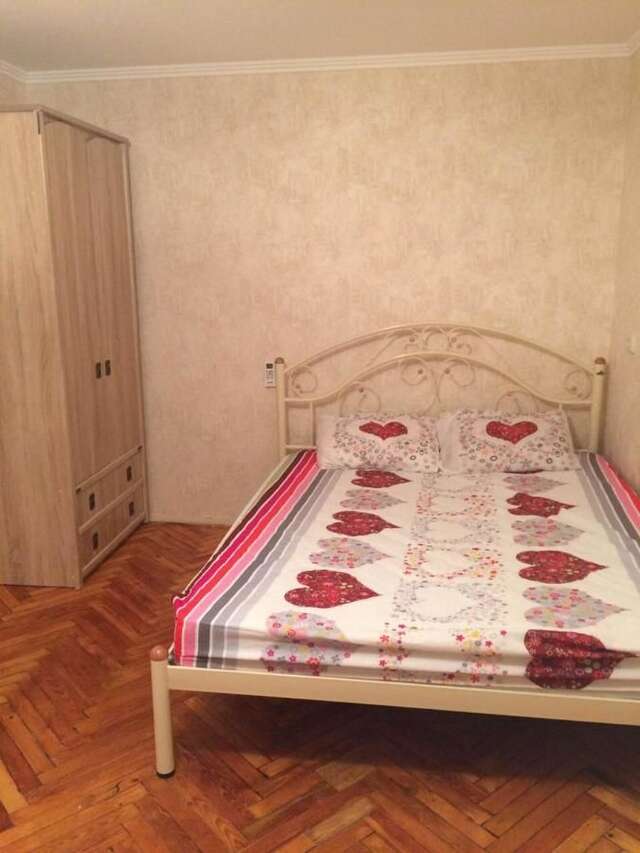Апартаменты 1 квартира Бердянск-9